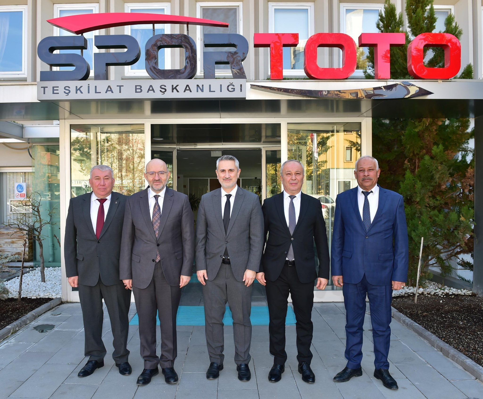 İlçemize Kapalı Halı Saha Kazandırılıyor