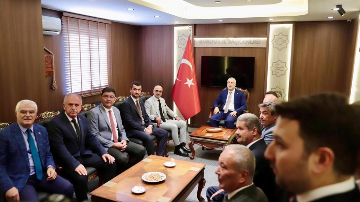 Çalışma ve Sosyal Güvenlik Bakanı Prof. Dr. Vedat Işıkhan’ı Burdur’da Ağırlandı.